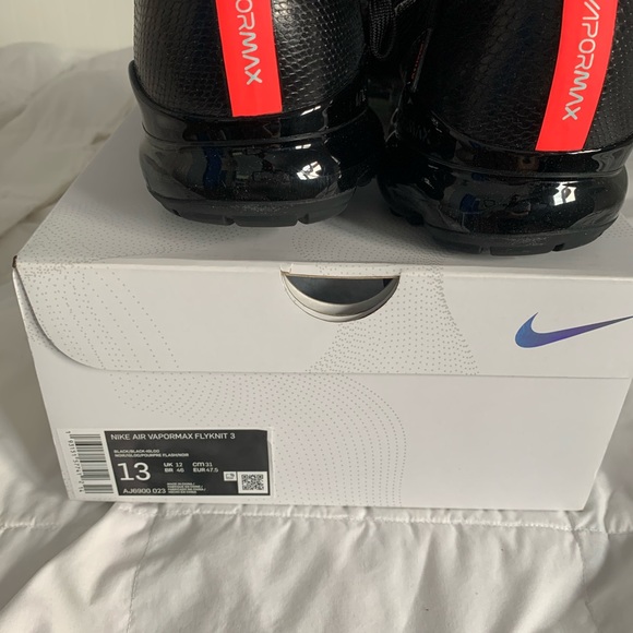 Nike Vapormax 3 - Picture 2 of 5